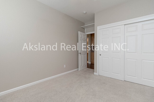 Building Photo - 936 Heartland Dr