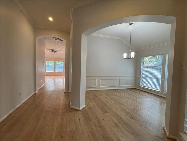 Building Photo - 4619 Springfield Lakes St