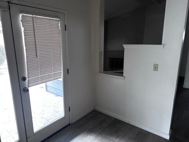 Building Photo - 7131 Hanover Cir
