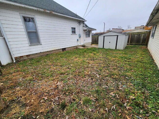 Building Photo - 1401 S 25th St