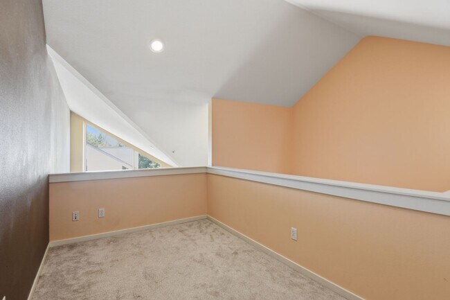 Building Photo - 15235 NE 81st Way