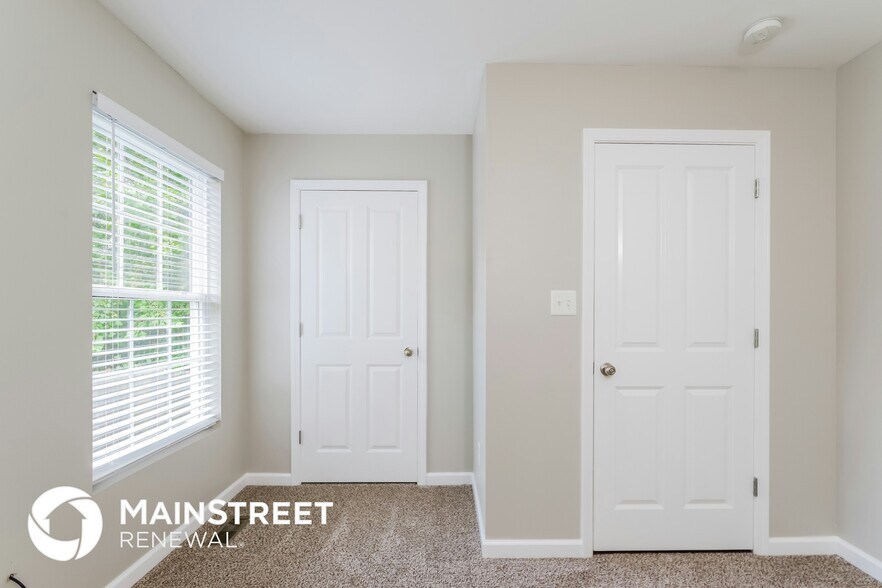 Building Photo - 3720 Sonoma Ln