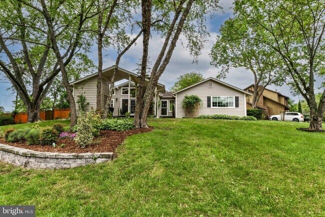 Building Photo - 7635 Bland Dr