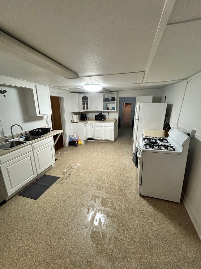 Building Photo - 171 W Seneca St