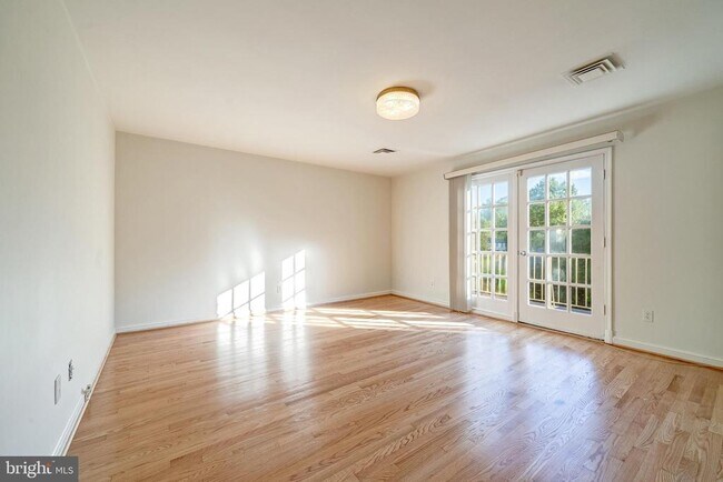 Building Photo - 6209 Stoneham Ln