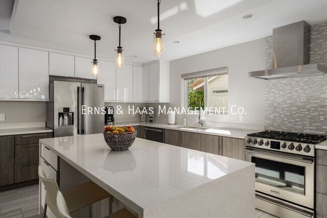 Building Photo - 8780 Warwick Dr