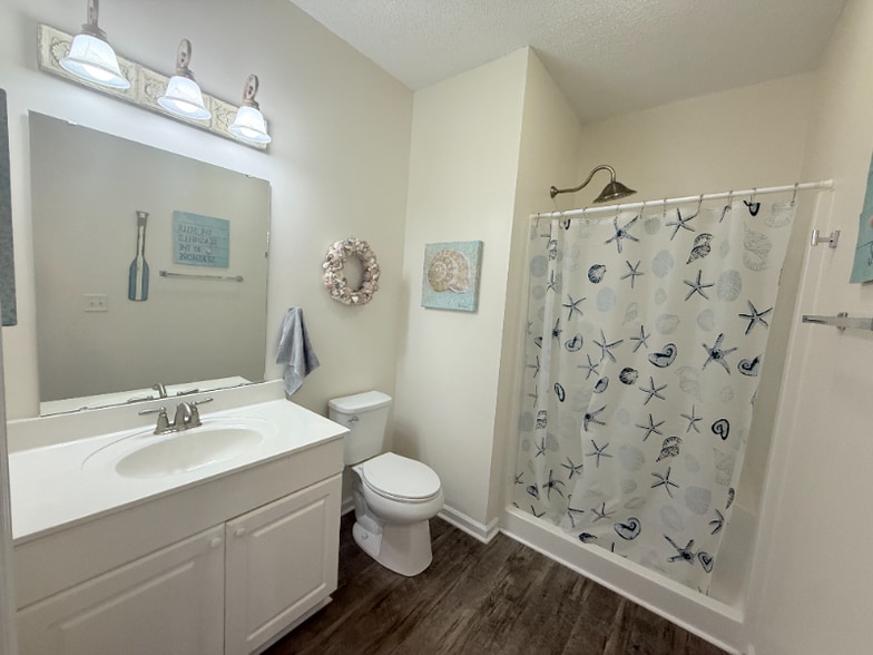 Building Photo - 2040 Cross Gate Blvd