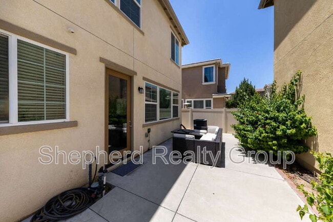 Building Photo - 28468 Sunflower St
