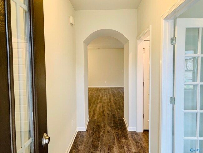 Building Photo - 108 Grv Hl Cir