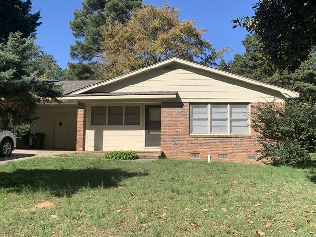 Primary Photo - Charming 3-Bedroom Home with 2 Full Bathro...