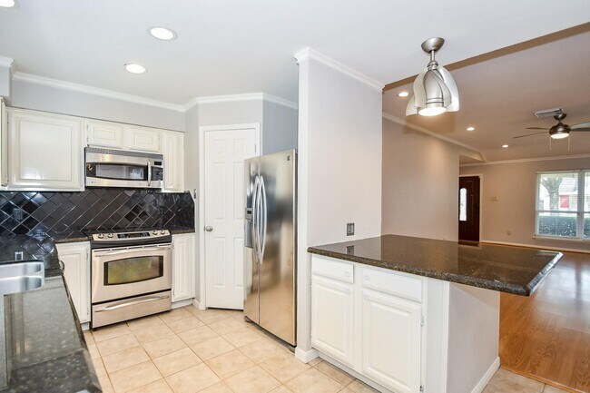Building Photo - 3402 Hidden Creek Dr
