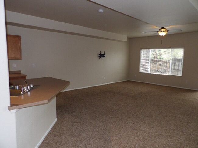 Building Photo - 802 Red Thistle View