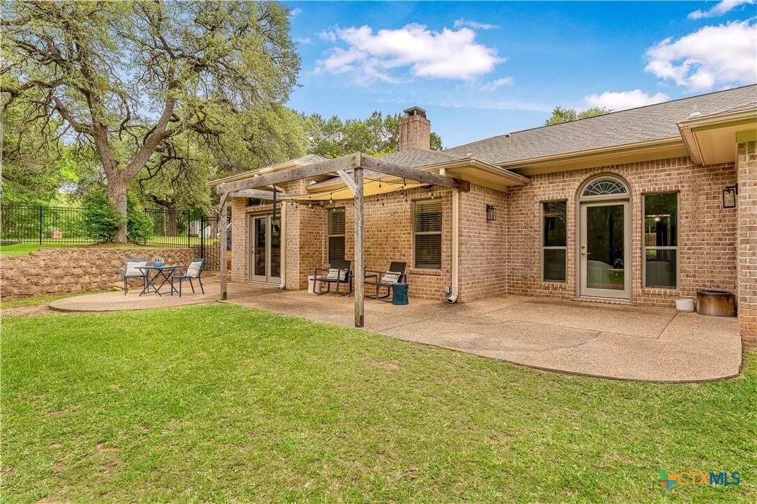 Building Photo - 3201 Edward Dr
