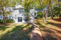 Building Photo - 251 Shoreline Dr