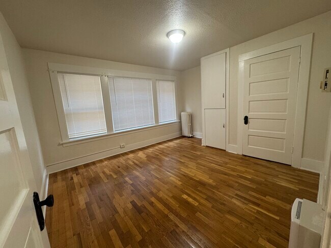 Building Photo - Stephens Properties 1301