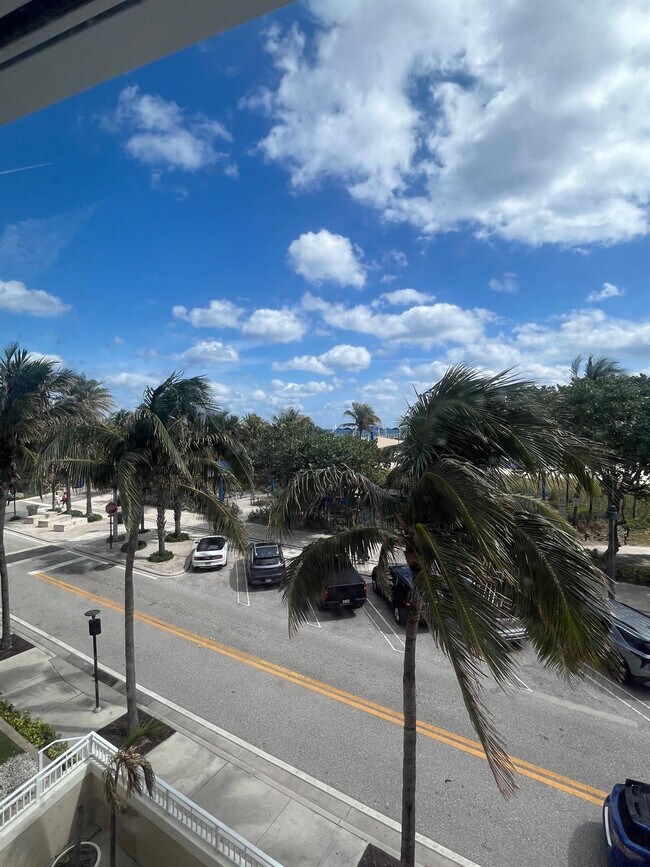 Building Photo - 133 N Pompano Beach Blvd