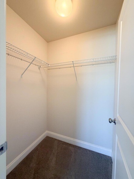 Building Photo - 1140 Orchard Dr