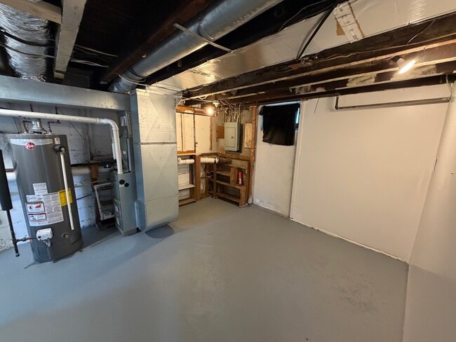 Building Photo - 607 Tabak Ave