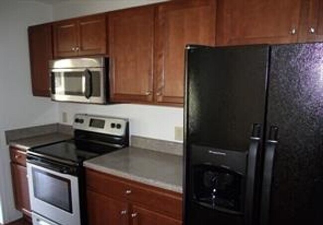 Building Photo - 661 Bartons Landing Pl