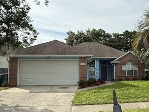 Building Photo - 3 bedroom in Jacksonville FL 32223