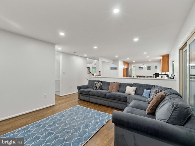 Building Photo - 3044 Emerald Chase Dr