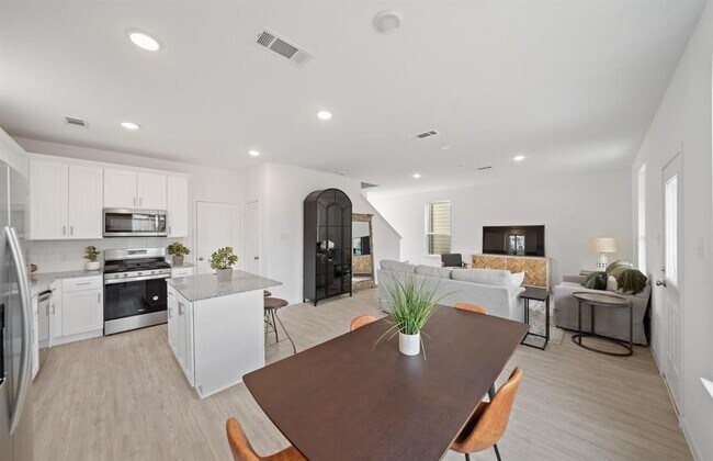 Building Photo - 24612 Applewood Crst Ln