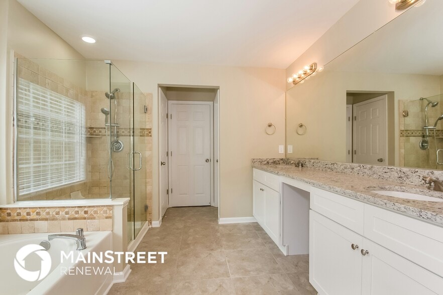 Building Photo - 3180 Elmendorf Dr NW