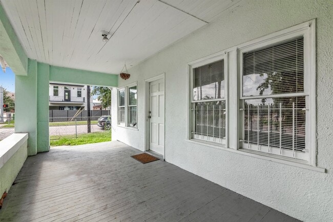Primary Photo - 1601 Holman St