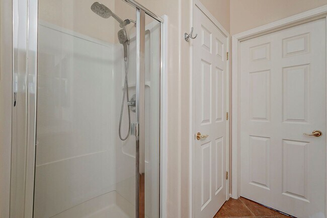 Building Photo - Pet-Friendly 4 Bedroom Rental in Tucson wi...