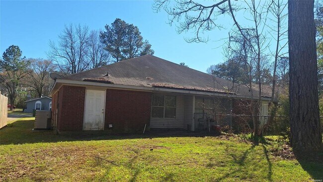 Building Photo - 2695 Whispering Pine Dr