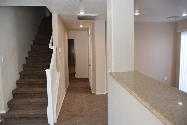 Building Photo - NORTHWEST - 2 STORY, 5 BEDROOM HOME