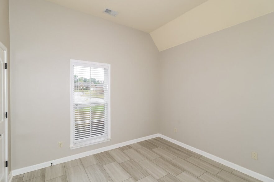 Building Photo - 3714 Harvest Tree Cove