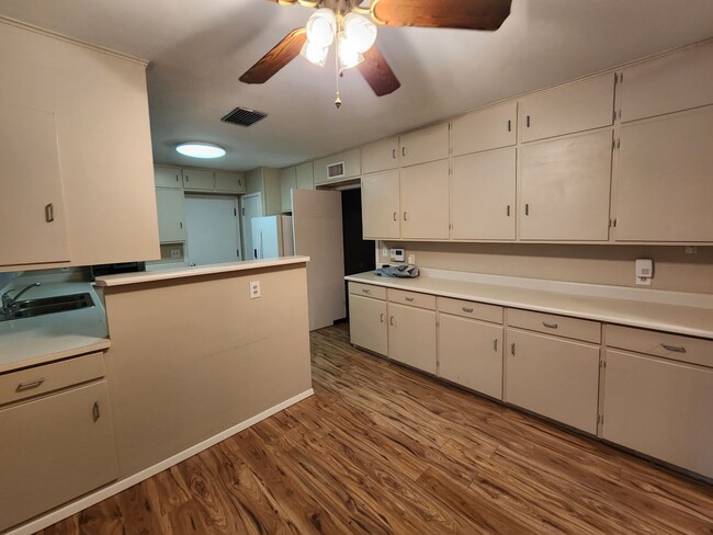 Building Photo - GREAT HOME
