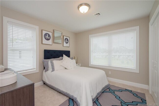 Building Photo - 24 Mill Pond Dr