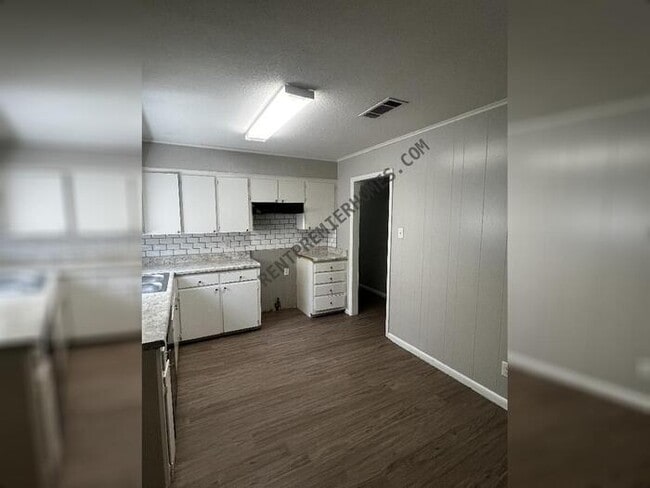 Building Photo - 405 Paula Dr