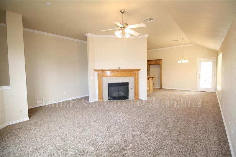 Building Photo - 15920 Katie Ridge Dr