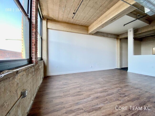 Building Photo - 934 Broadway Blvd