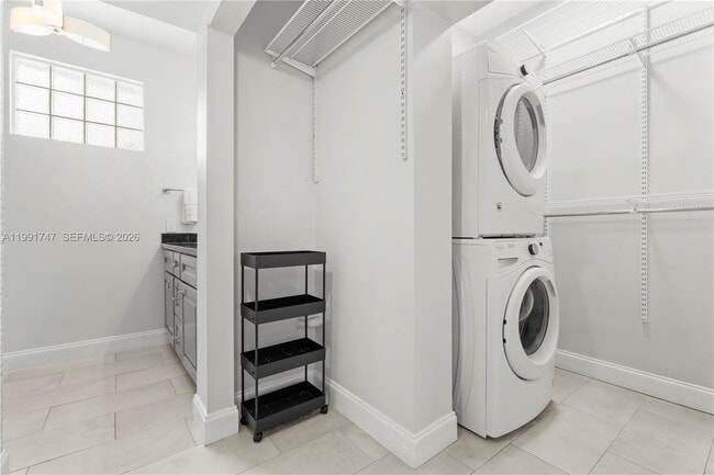 Building Photo - 3145 Virginia St