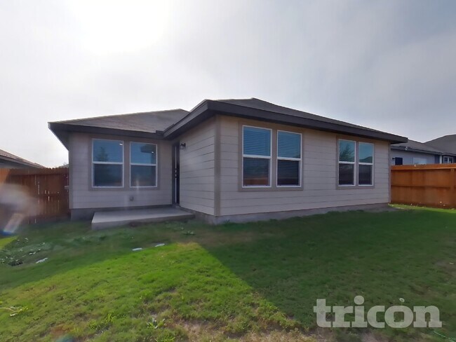 Building Photo - 13693 Paxton Blvd