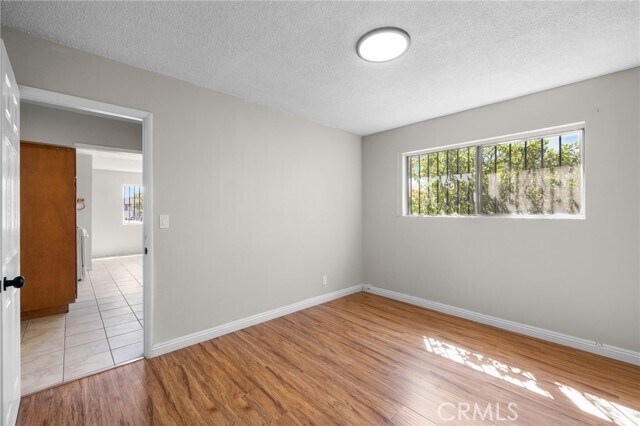 Building Photo - 207 Flora St