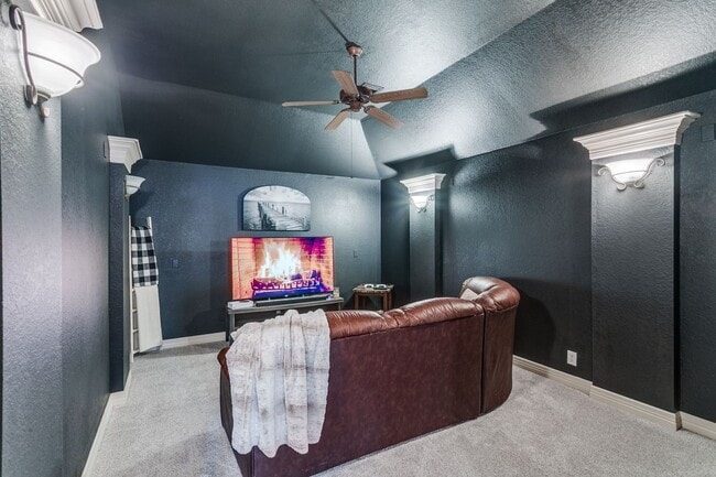 Building Photo - GORGEOUS HOME IN BELTERRA WITH SPARKLING POOL & SERVICE INCLUDED