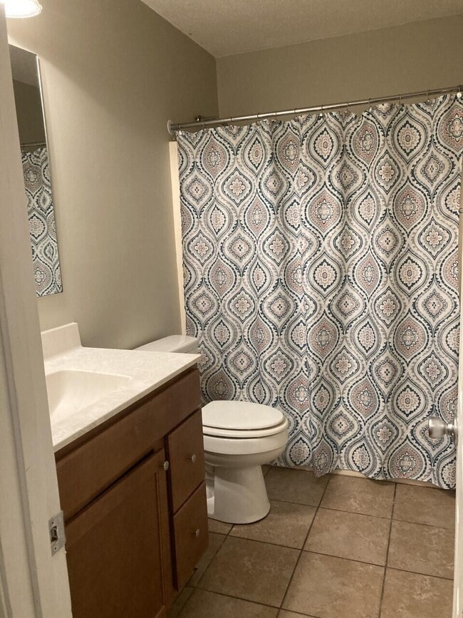 Building Photo - 285 Willow Ave