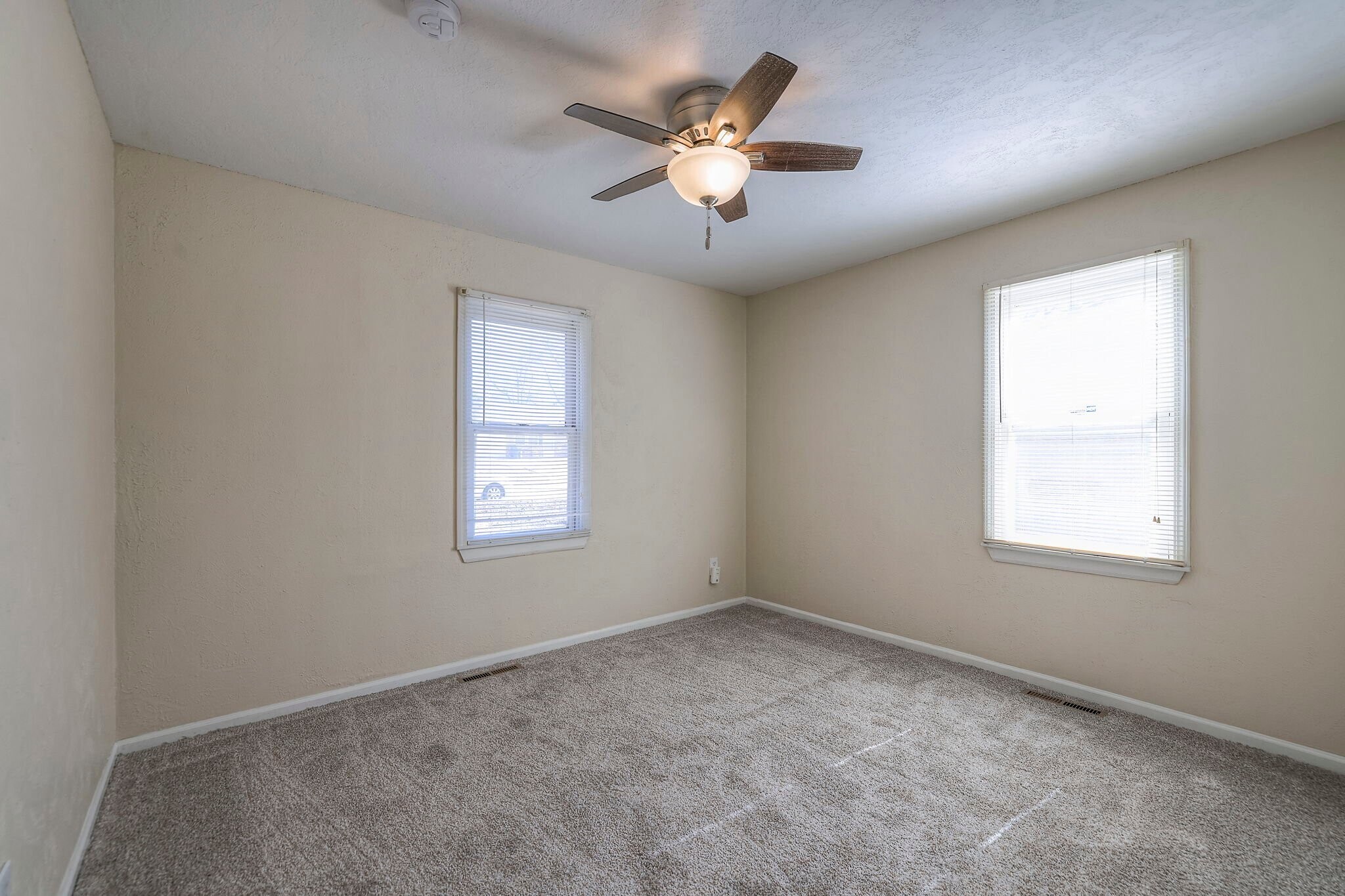 Building Photo - 709 N Woodland St