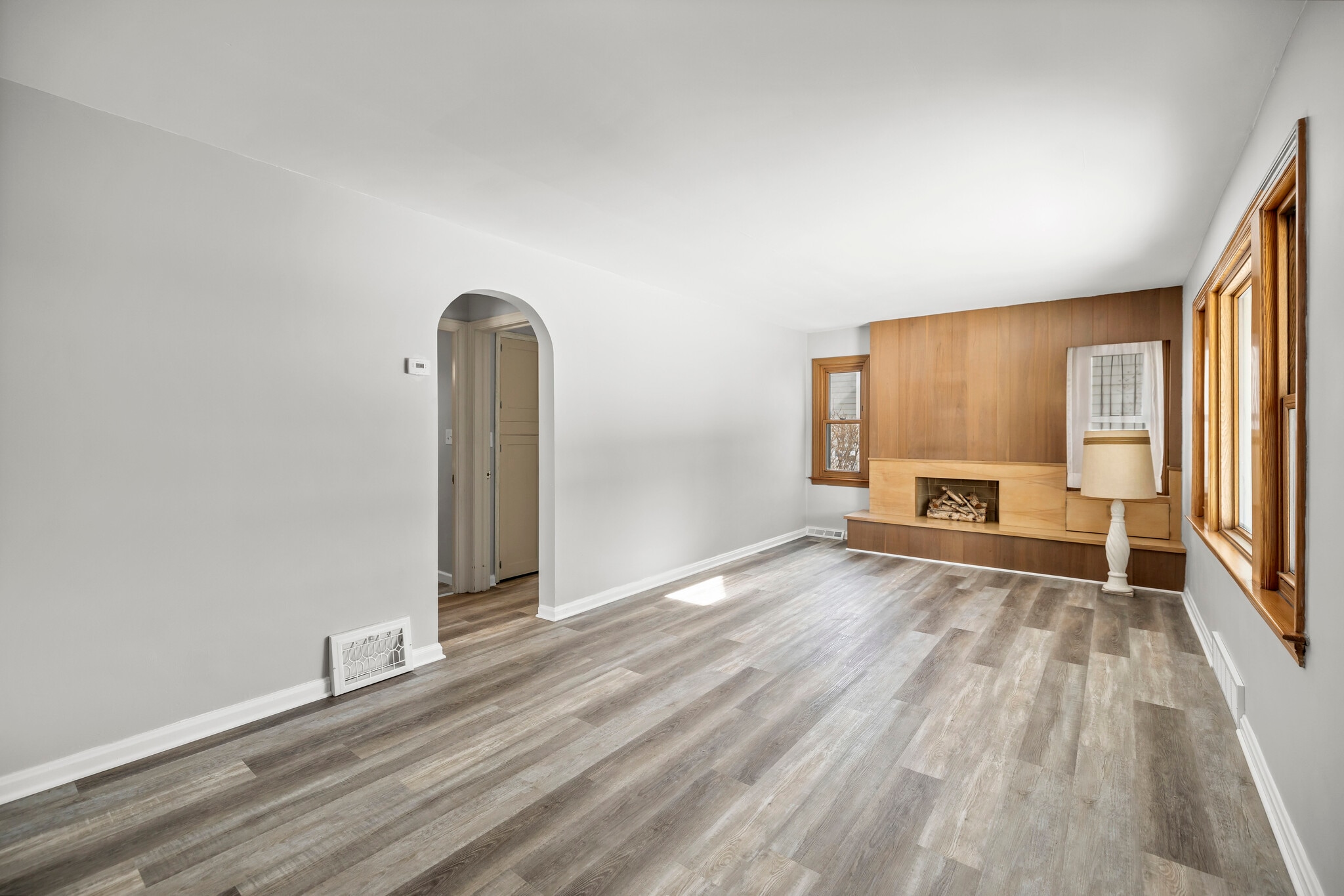 Building Photo - 1515 Longwood Dr