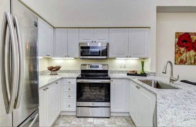 Building Photo - 16125 Juanita Woodinville Way NE