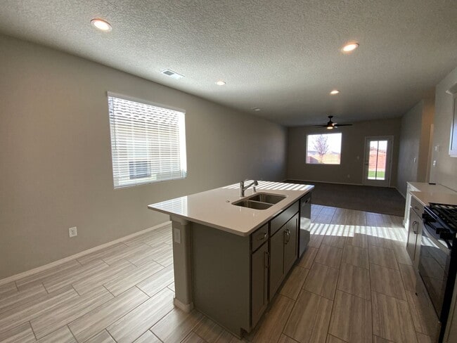 Building Photo - 3 Bedroom Single Story Home Available Near...