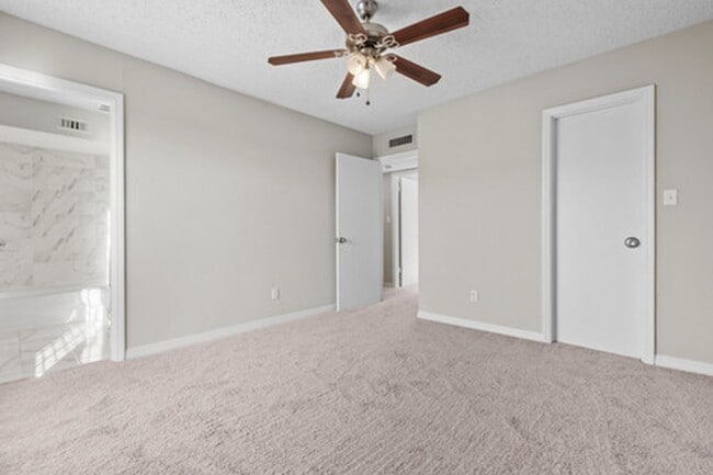 Building Photo - Serravella - 375-204