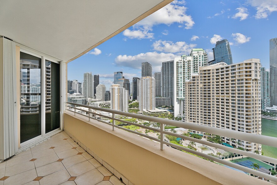 Building Photo - 808 Brickell Key Dr