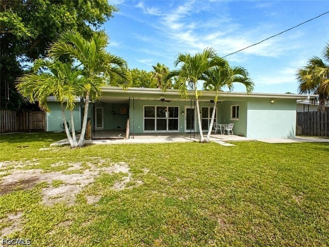 Building Photo - 4021 SE 3rd Ave