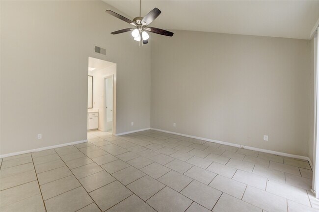 Building Photo - 12327 Fairmeadow Dr